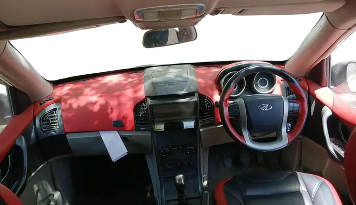 2017 Mahindra XUV500 W6 1.99, Diesel, Manual, 1,29,882 km, interior