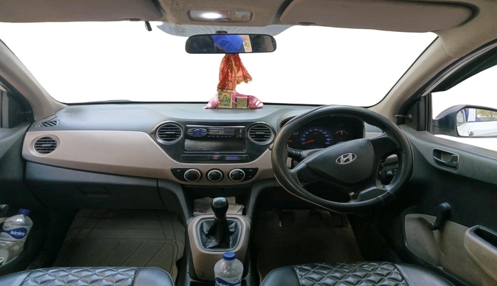 2016 Hyundai Xcent BASE 1.2, CNG, Manual, 1,61,403 km, interior