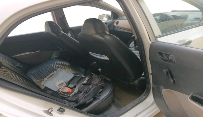 2016 Hyundai Xcent BASE 1.2, CNG, Manual, 1,61,403 km, interior