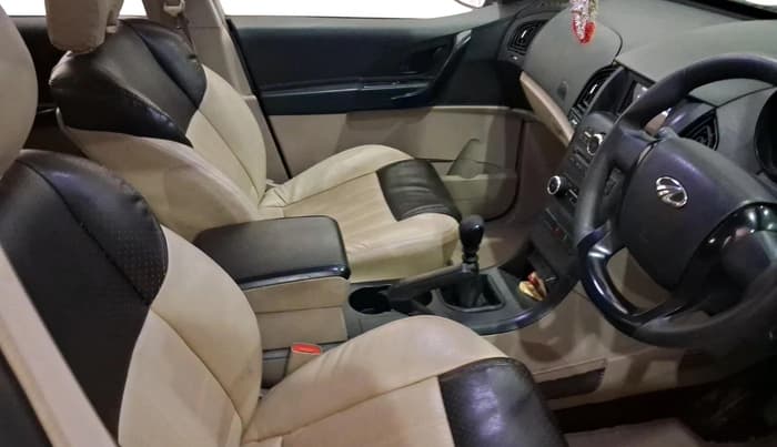 2016 Mahindra XUV500 W4 1.99, Diesel, Manual, 30,782 km, interior