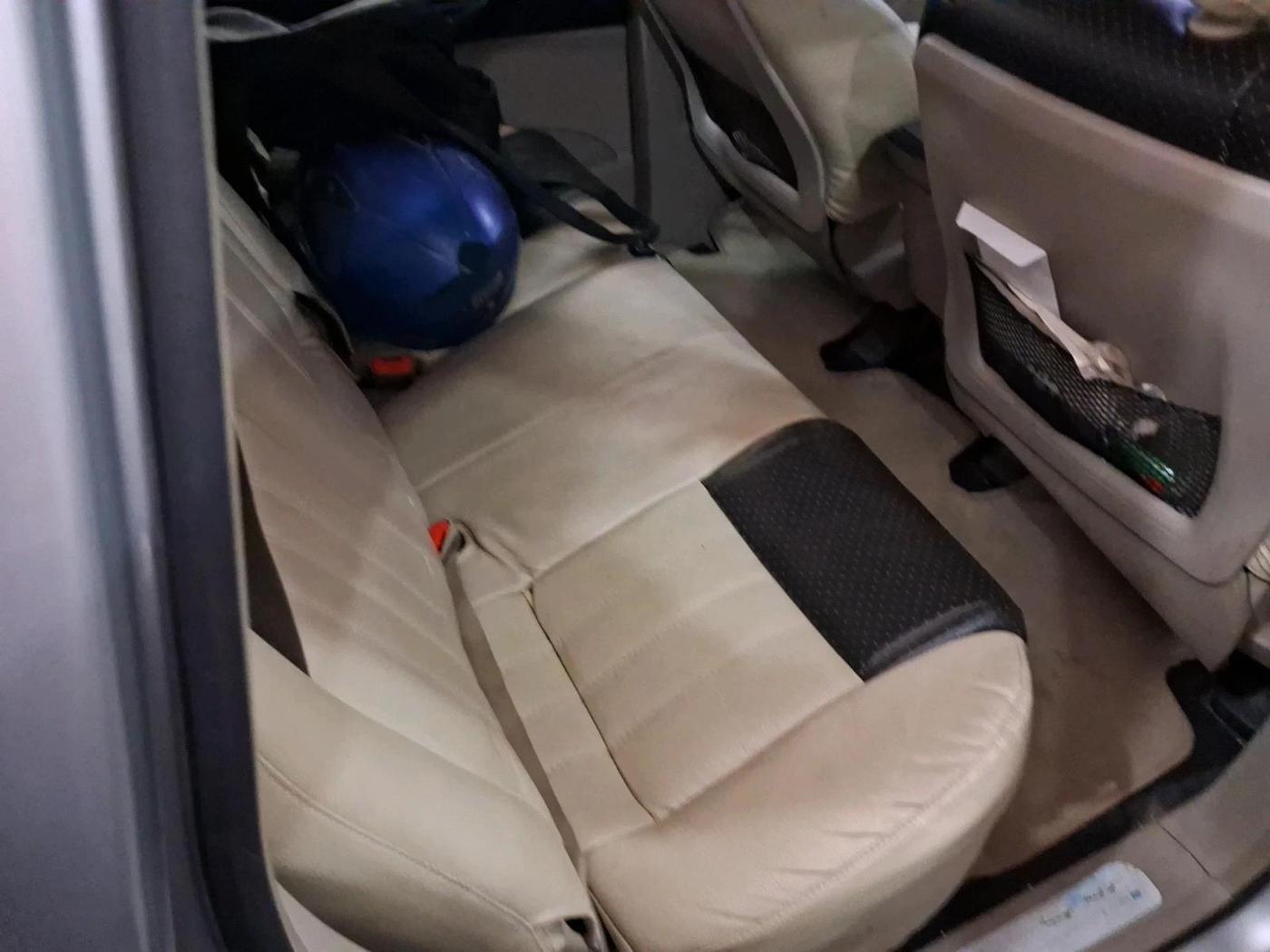 2016 Mahindra XUV500 W4 1.99, Diesel, Manual, 30,782 km, interior