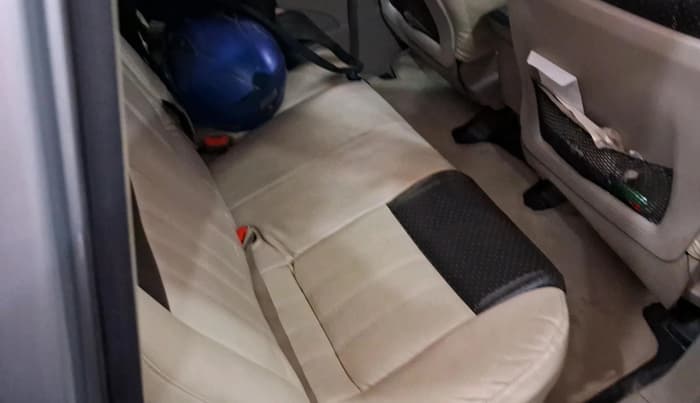2016 Mahindra XUV500 W4 1.99, Diesel, Manual, 30,782 km, interior