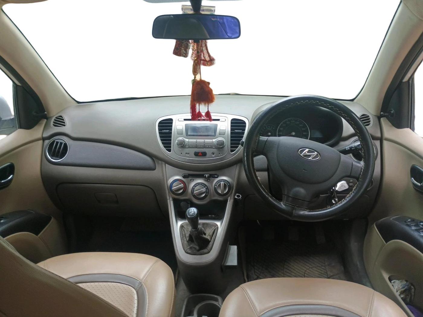 2013 Hyundai i10 MAGNA 1.1, Petrol, Manual, 40,855 km, interior