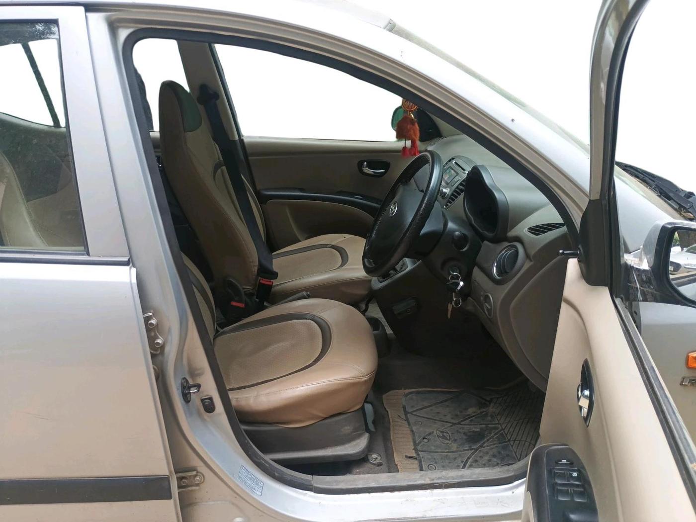 2013 Hyundai i10 MAGNA 1.1, Petrol, Manual, 40,855 km, interior