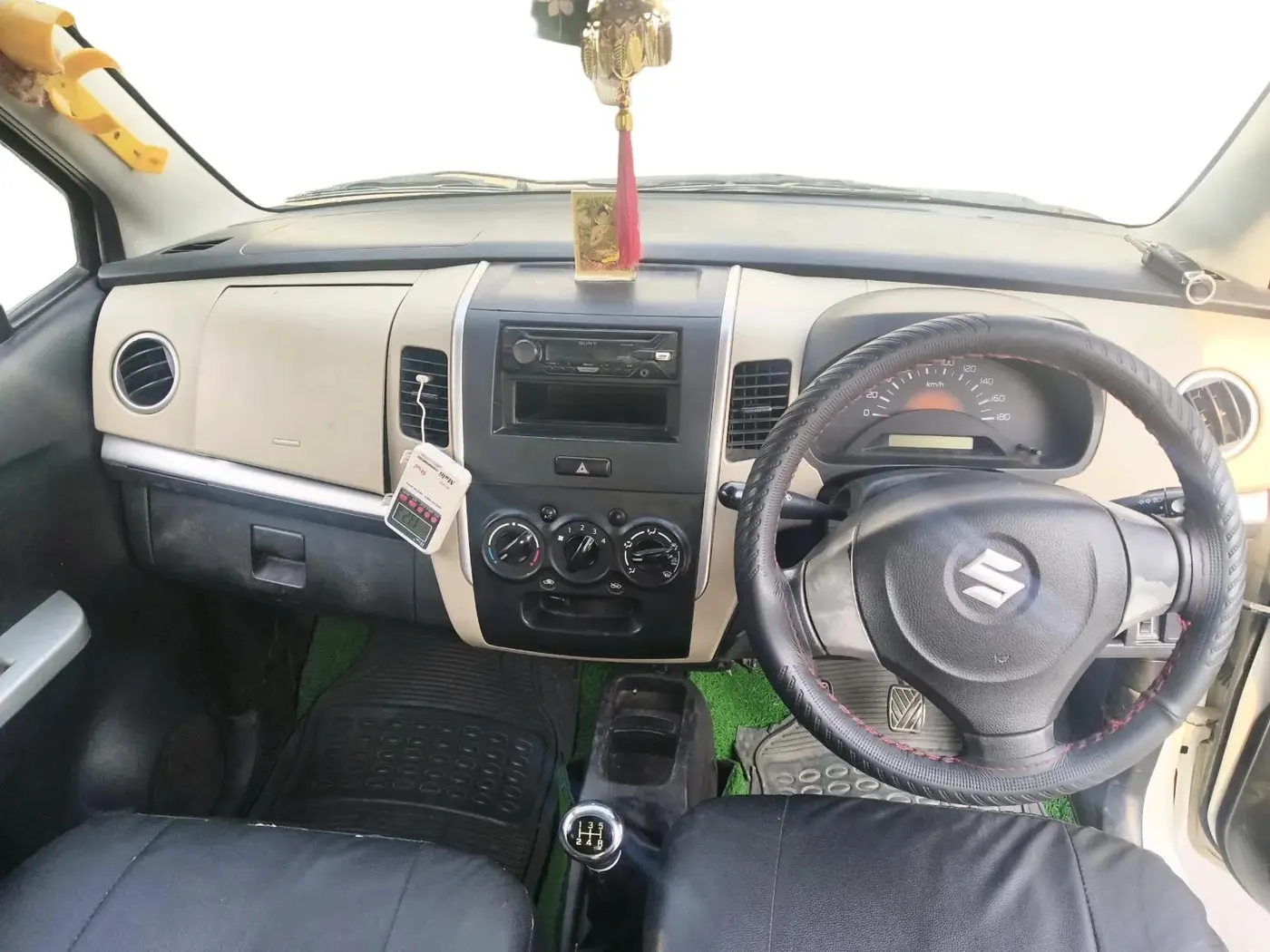 2017 Maruti Wagon R 1.0 LXI, Petrol, Manual, 60,170 km, interior