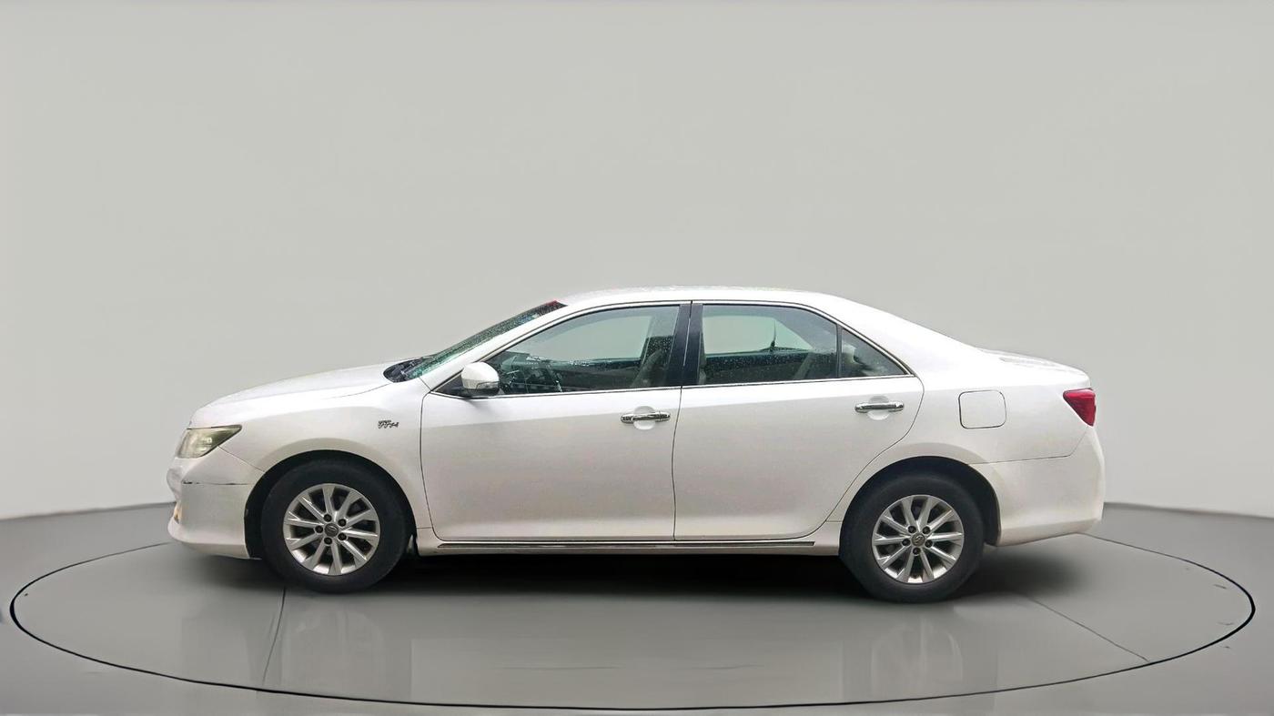 2013 Toyota Camry 2.5L AT, Petrol, Automatic, 1,14,179 km, exterior