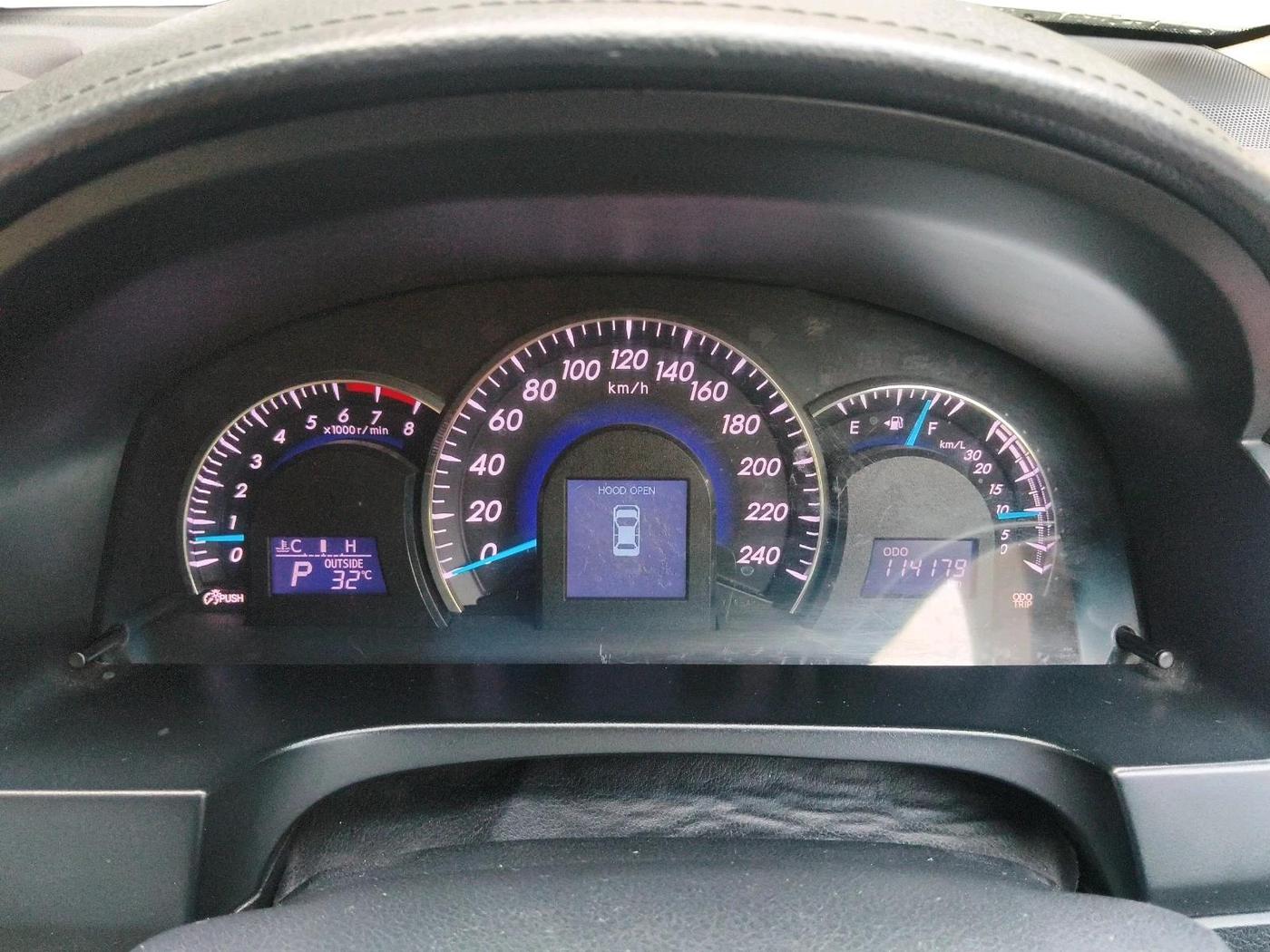 2013 Toyota Camry 2.5L AT, Petrol, Automatic, 1,14,179 km, interior