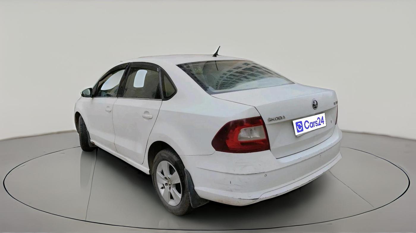 2017 Skoda Rapid AMBITION 1.6 MPI MT, Petrol, Manual, 1,63,613 km, exterior