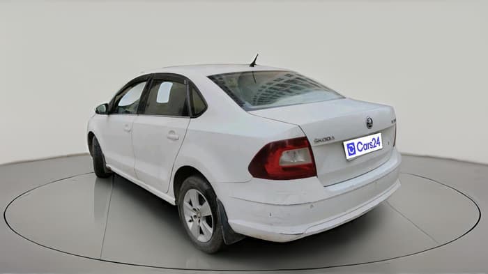 2017 Skoda Rapid AMBITION 1.6 MPI MT, Petrol, Manual, 1,63,613 km, exterior