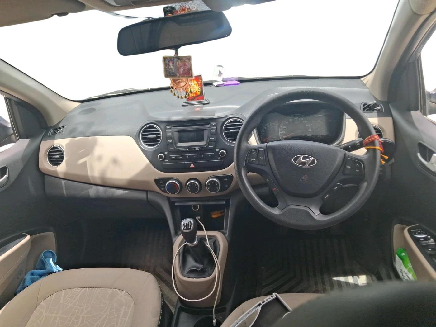 2015 Hyundai Xcent S 1.2, Petrol, Manual, 22,327 km, interior