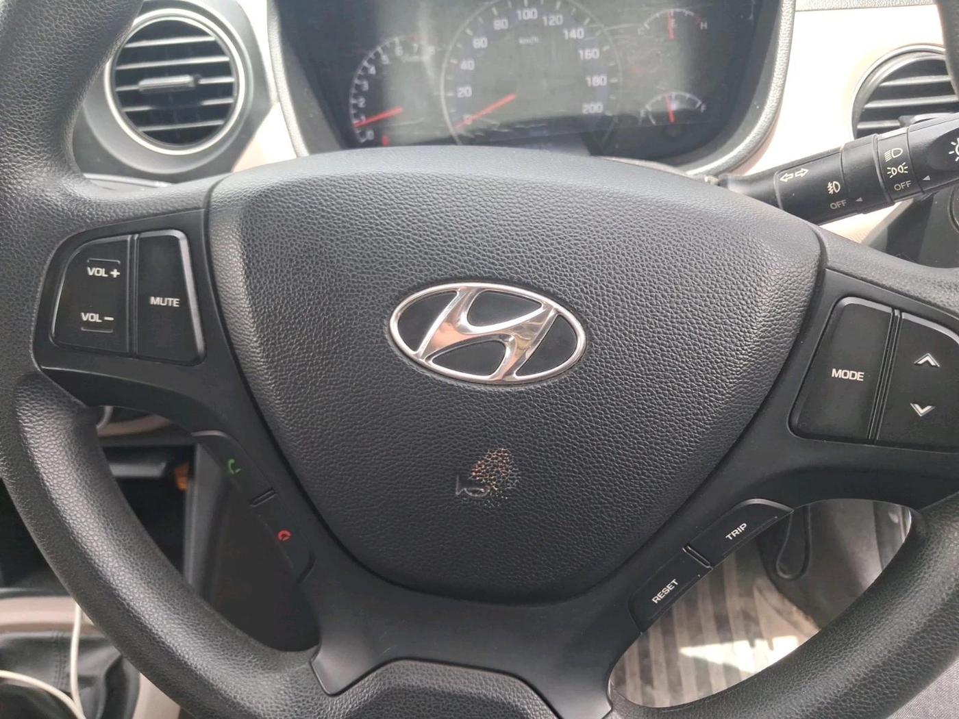 2015 Hyundai Xcent S 1.2, Petrol, Manual, 22,327 km, interior