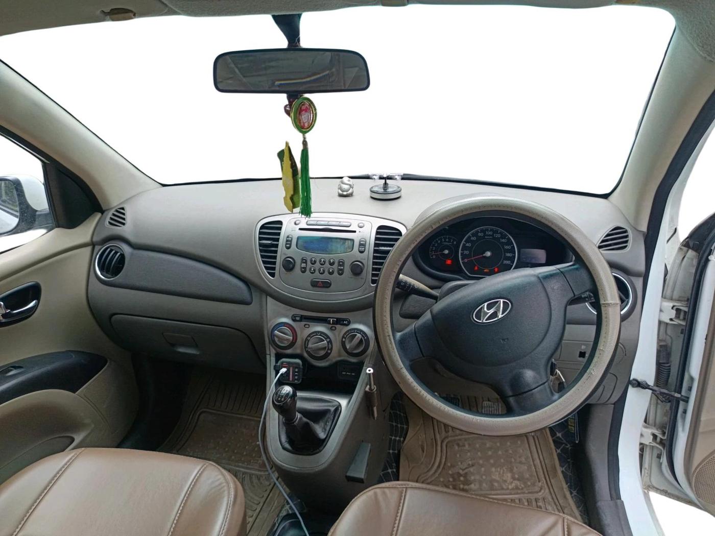2011 Hyundai i10 SPORTZ 1.2, Petrol, Manual, 41,218 km, interior