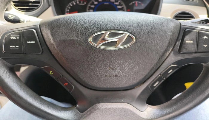 2017 Hyundai Grand i10 SPORTZ 1.2 KAPPA VTVT, Petrol, Manual, 76,264 km, interior