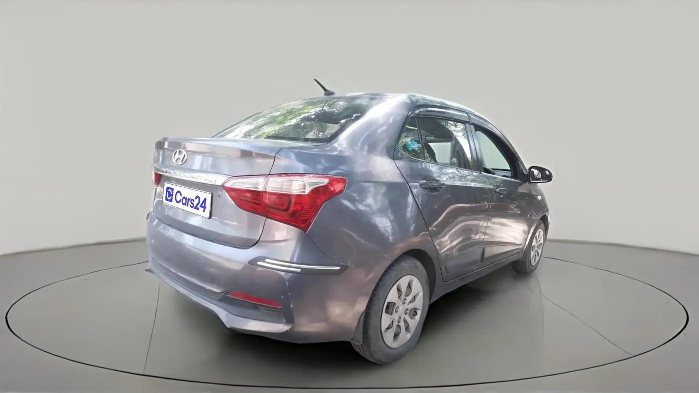 2018 Hyundai Xcent E+, CNG, Manual, 1,04,700 km, exterior