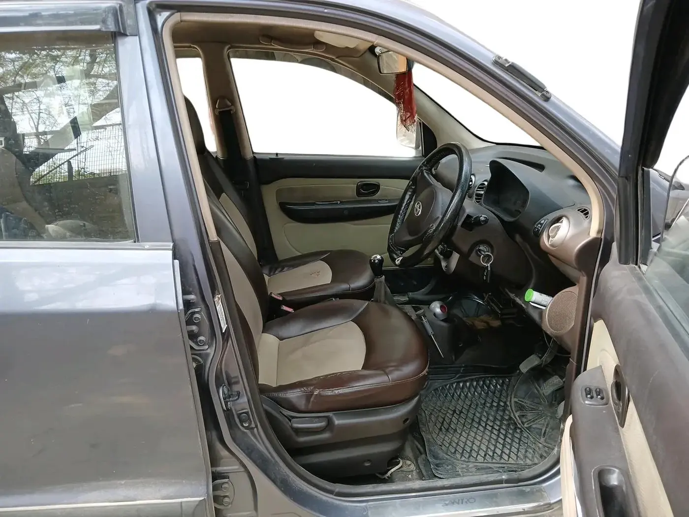 2011 Hyundai Santro Xing GL PLUS, Petrol, Manual, 1,62,999 km, interior