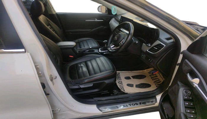 2019 KIA SELTOS HTK PLUS 1.5, Petrol, Manual, 26,595 km, interior