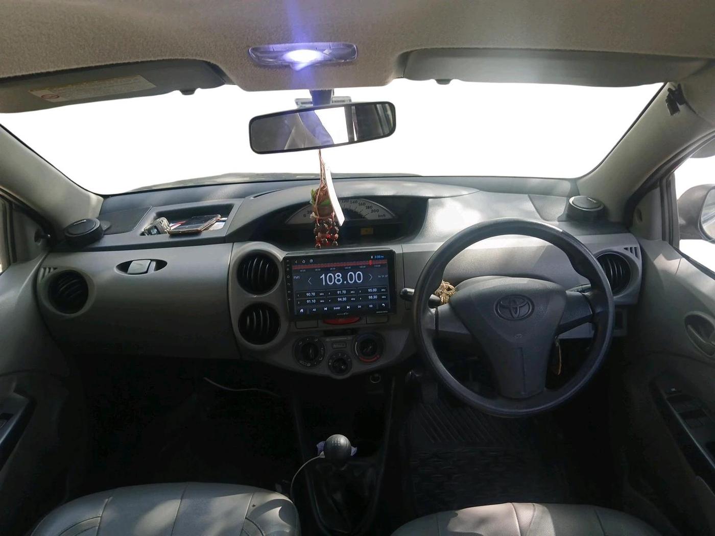 2011 Toyota Etios G, CNG, Manual, 1,14,355 km, interior