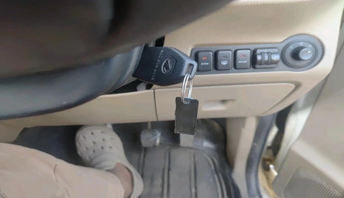 2017 Mahindra TUV300 T8, Diesel, Manual, 78,696 km, interior