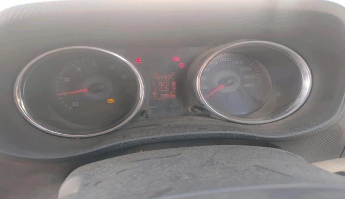 2017 Mahindra TUV300 T8, Diesel, Manual, 78,696 km, interior