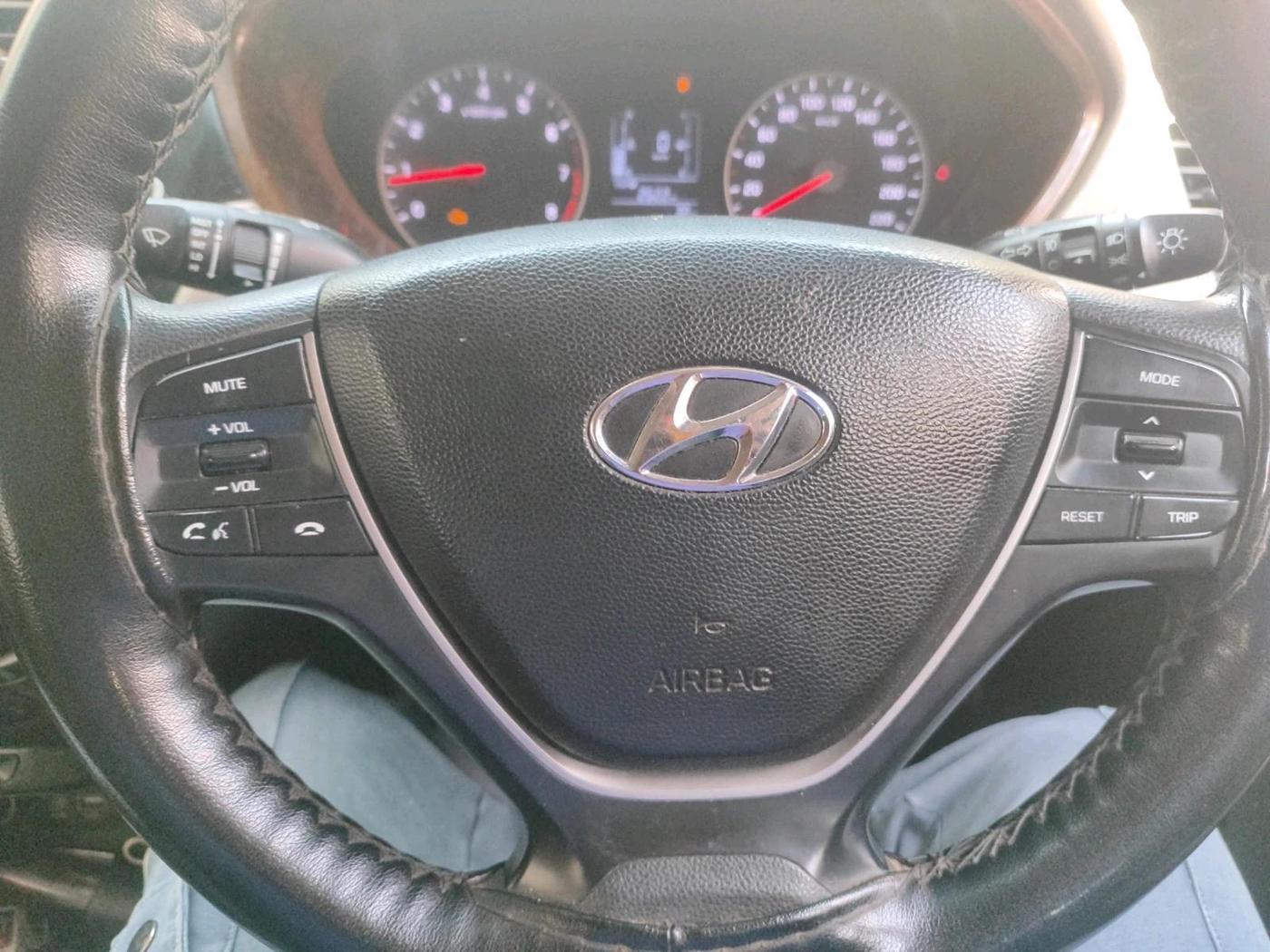 2019 Hyundai Elite i20 SPORTZ PLUS 1.2, Petrol, Manual, 1,63,549 km, interior