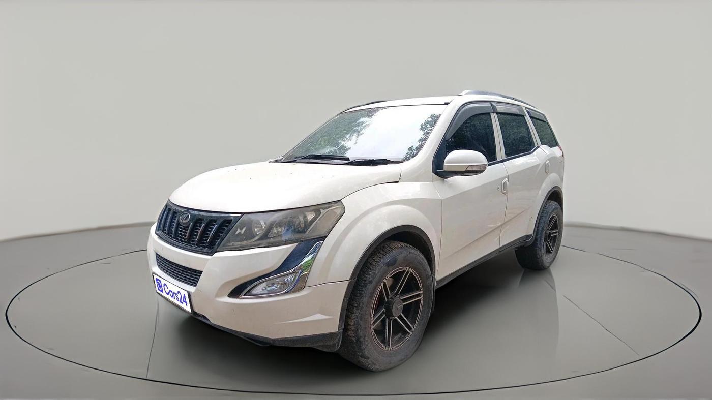 2016 Mahindra XUV500 W6 AT 1.99, Diesel, Automatic, 1,16,010 km, exterior
