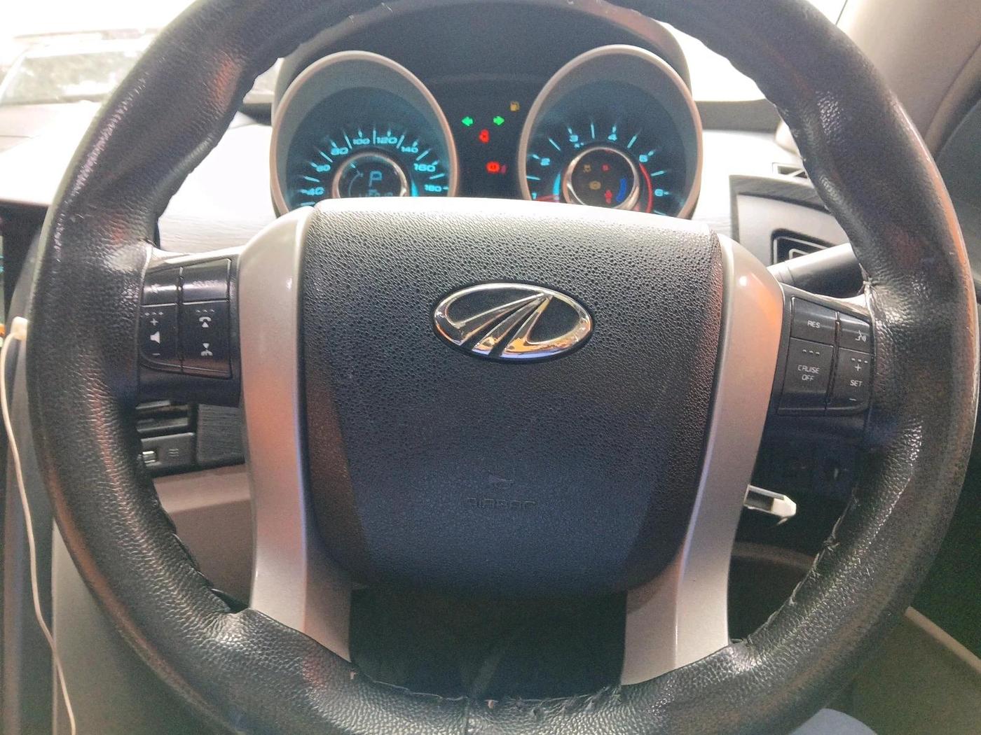 2016 Mahindra XUV500 W6 AT 1.99, Diesel, Automatic, 1,16,010 km, interior