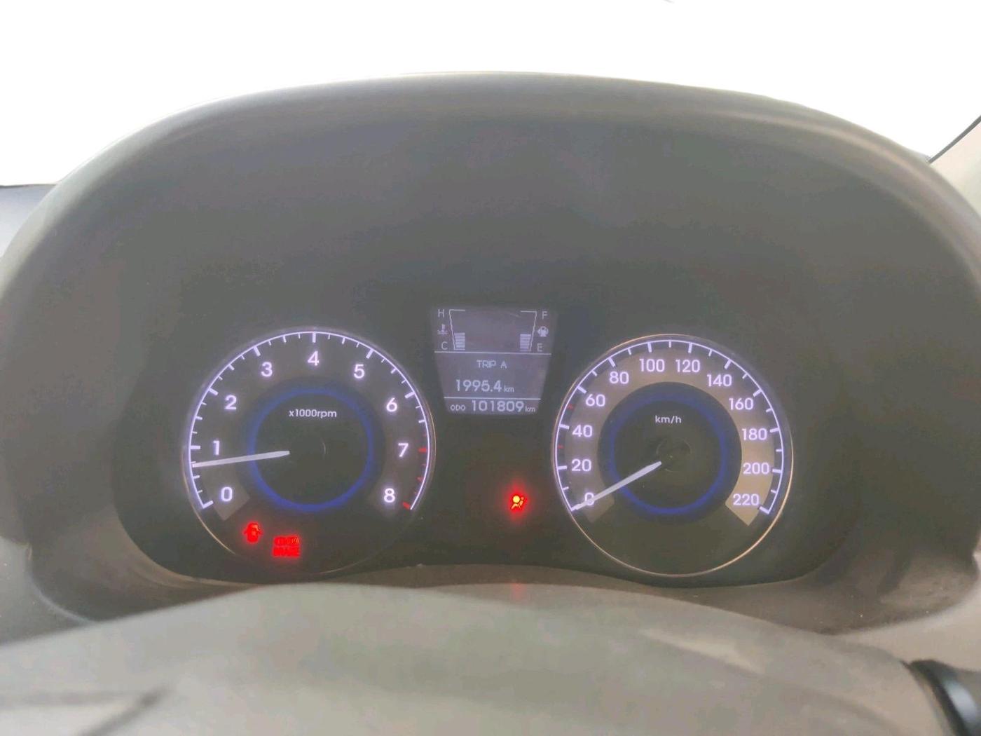 2011 Hyundai Verna FLUIDIC 1.6 VTVT SX, CNG, Manual, 1,01,809 km, interior