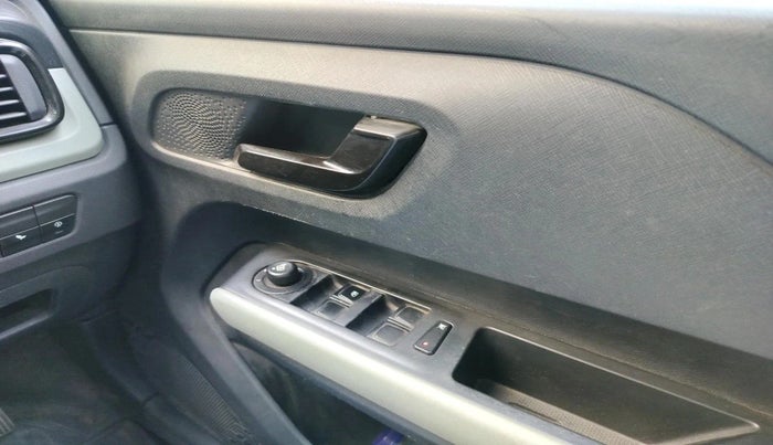 2021 Tata PUNCH ADVENTURE MT, Petrol, Manual, 97,114 km, interior