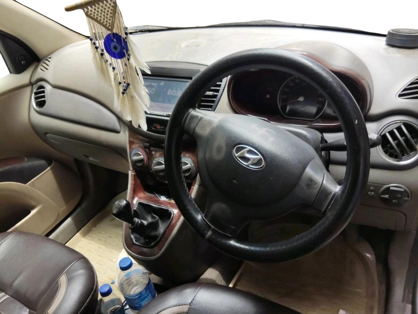 2013 Hyundai i10 MAGNA 1.1, CNG, Manual, 1,80,157 km, interior