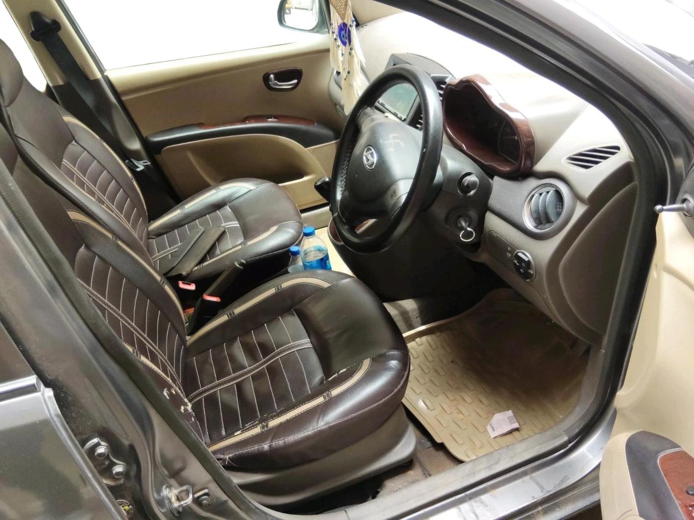 2013 Hyundai i10 MAGNA 1.1, CNG, Manual, 1,80,157 km, interior
