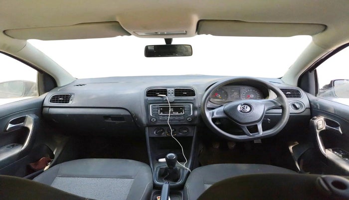 2016 Volkswagen Polo COMFORTLINE 1.5L, Diesel, Manual, 2,10,109 km, interior