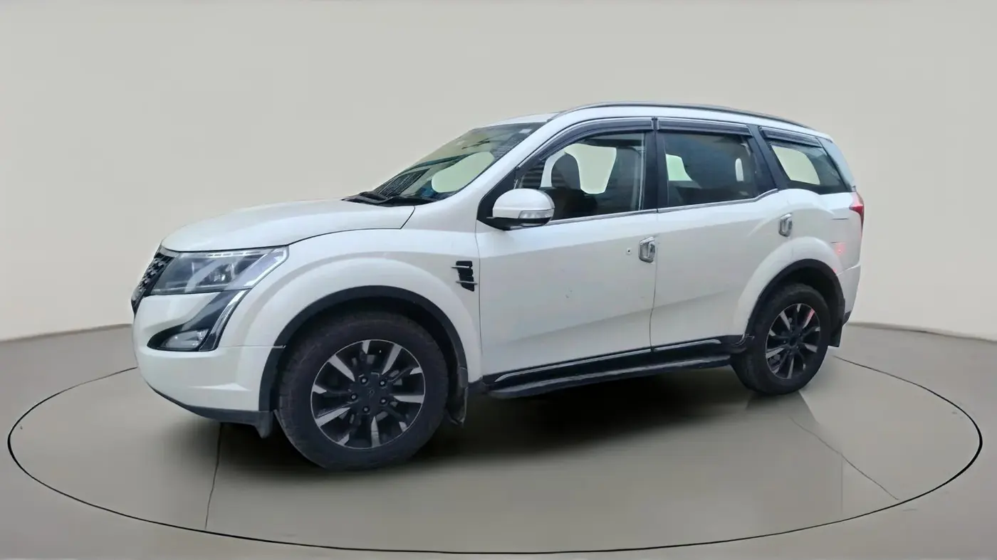 2019 Mahindra XUV500 W11, Diesel, Manual, 1,18,494 km, exterior