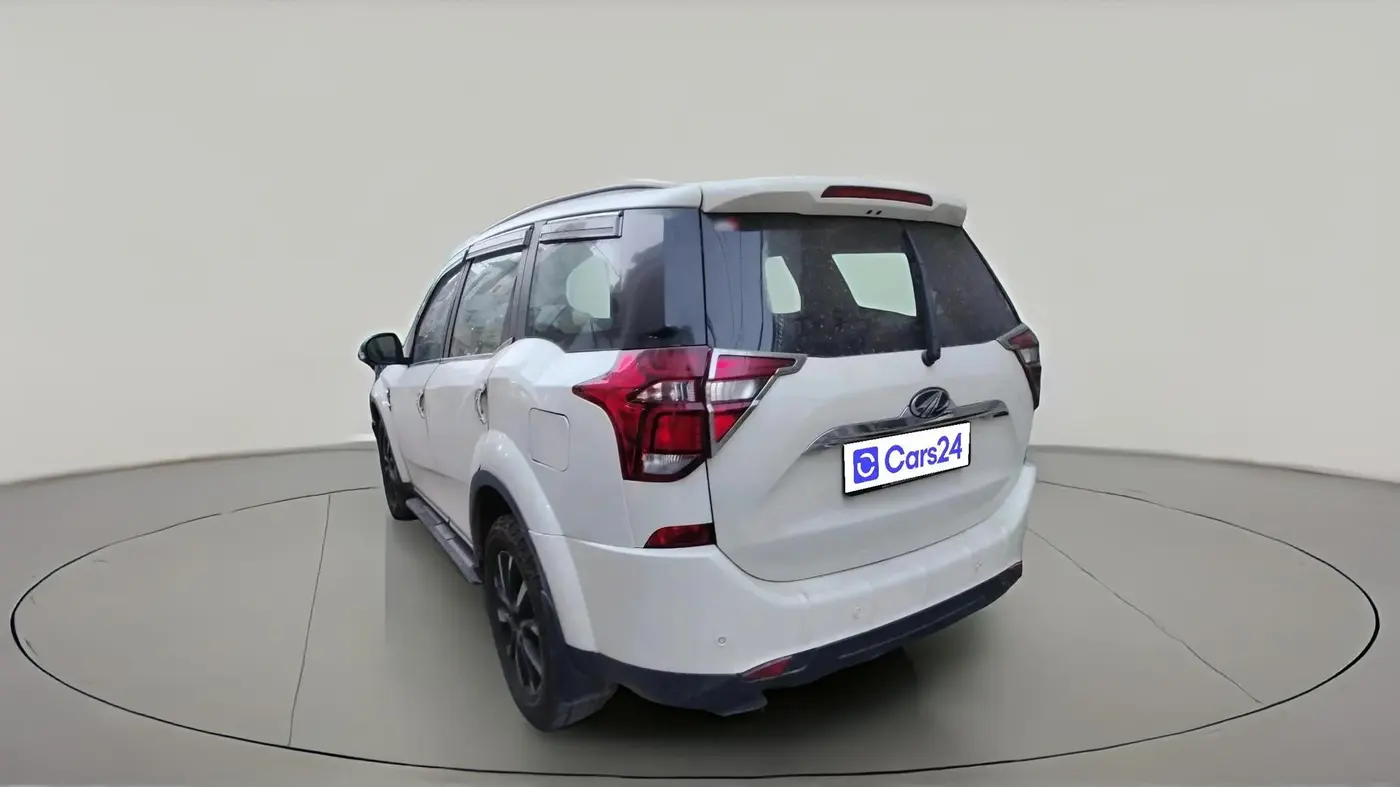 2019 Mahindra XUV500 W11, Diesel, Manual, 1,18,494 km, exterior