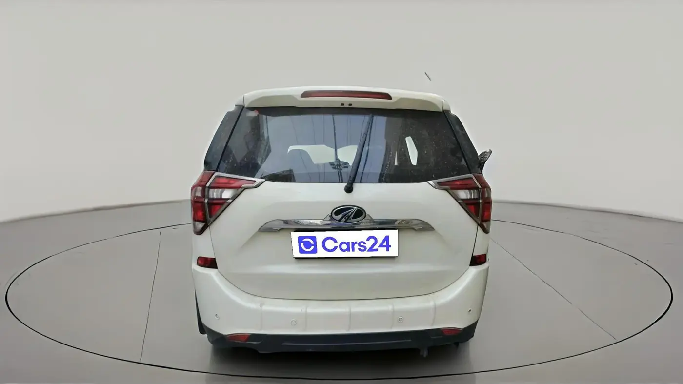 2019 Mahindra XUV500 W11, Diesel, Manual, 1,18,494 km, exterior