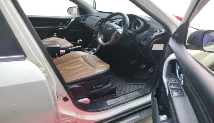 2019 Mahindra XUV500 W11, Diesel, Manual, 1,18,494 km, interior
