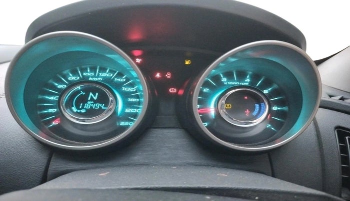 2019 Mahindra XUV500 W11, Diesel, Manual, 1,18,494 km, interior
