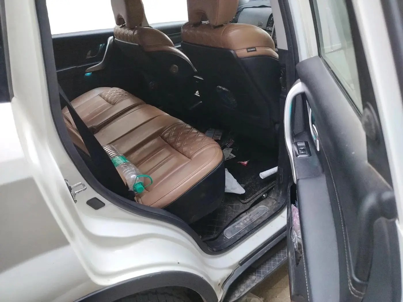 2019 Mahindra XUV500 W11, Diesel, Manual, 1,18,494 km, interior