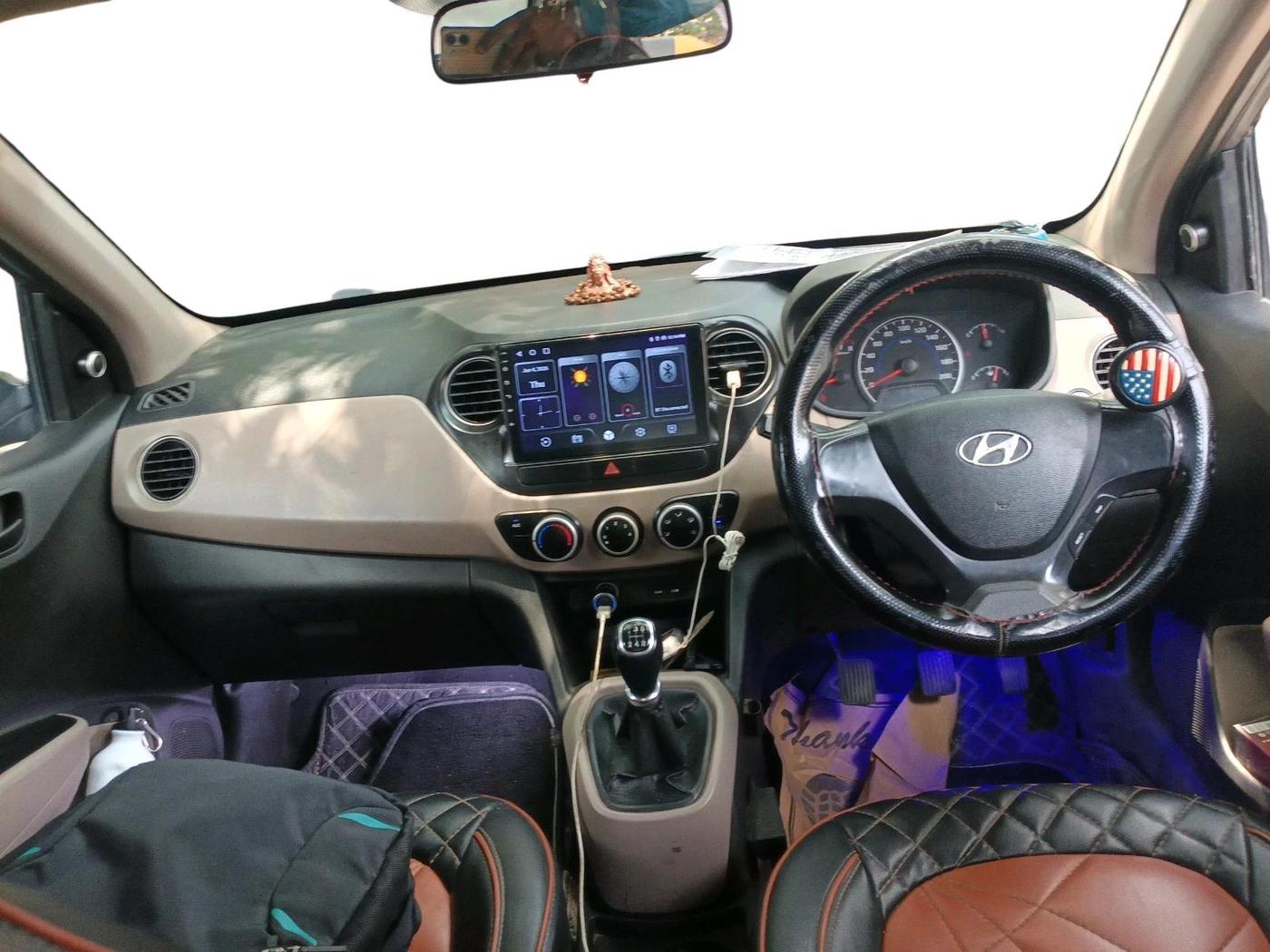 2014 Hyundai Grand i10 SPORTZ 1.2 KAPPA VTVT, Petrol, Manual, 1,40,642 km, interior
