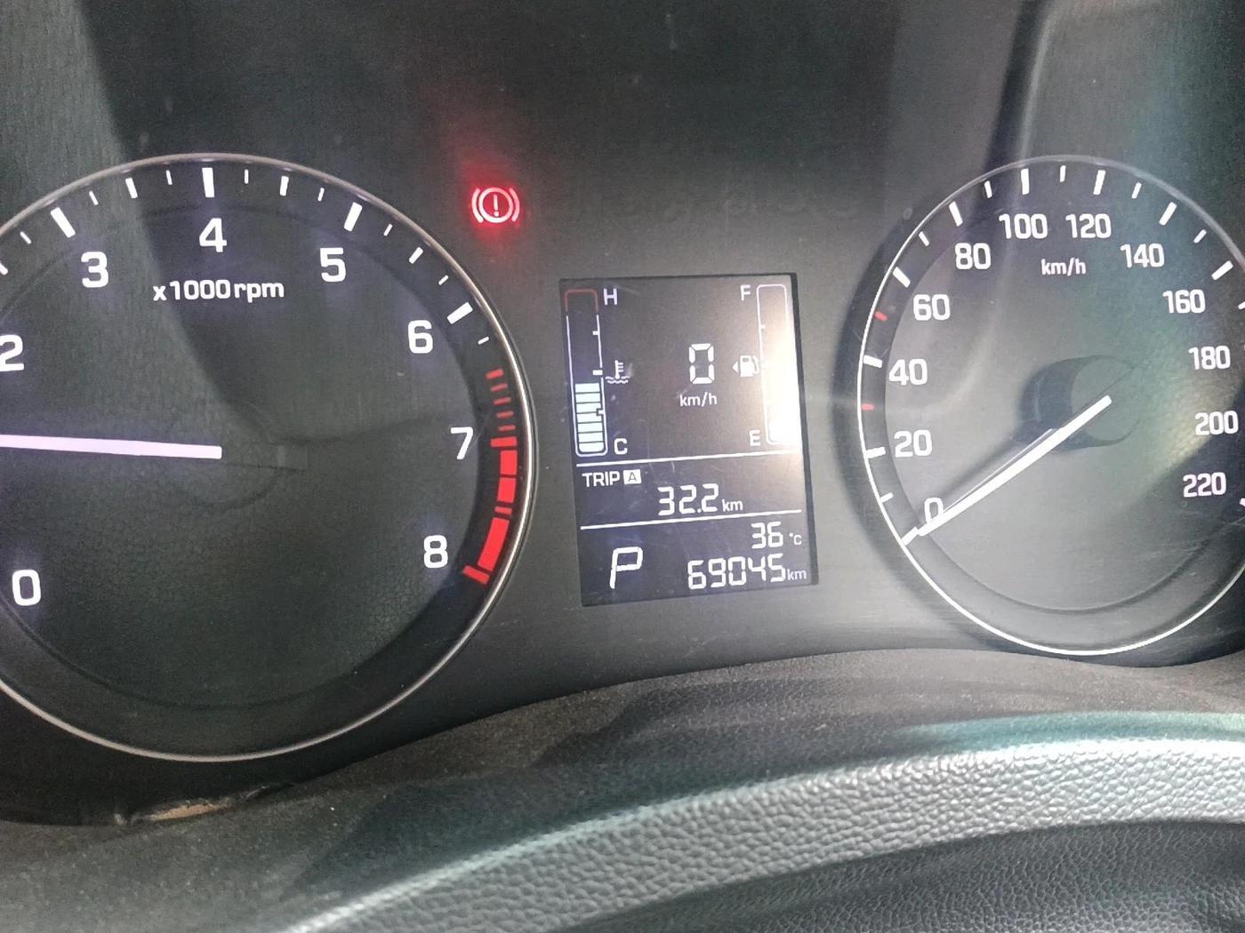 2017 Hyundai Creta SX PLUS AT 1.6 PETROL, CNG, Automatic, 69,045 km, interior