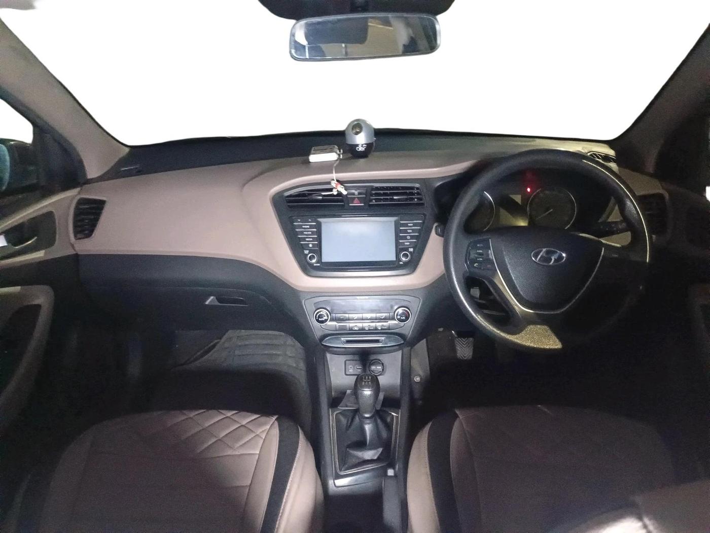 2017 Hyundai Elite i20 ASTA 1.2, Petrol, Manual, 63,415 km, interior