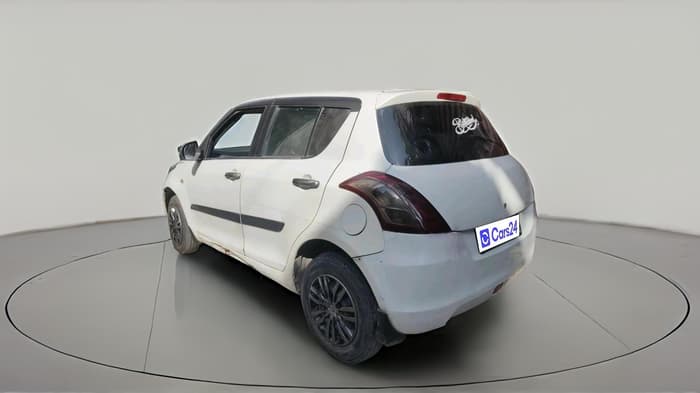 2015 Maruti Swift LXI (O), CNG, Manual, 1,24,061 km, exterior