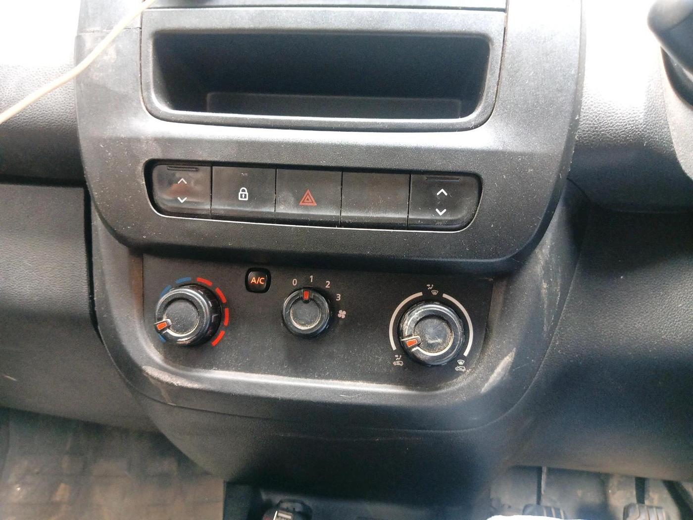 2019 Renault Kwid RXL, Petrol, Manual, 45,840 km, interior