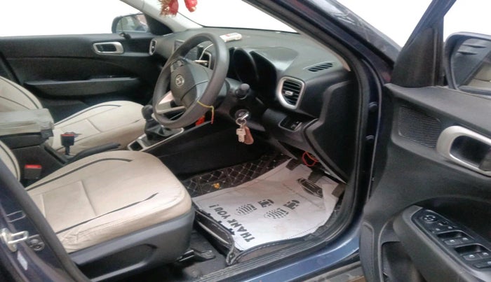 2021 Hyundai VENUE S 1.2, Petrol, Manual, 29,993 km, interior