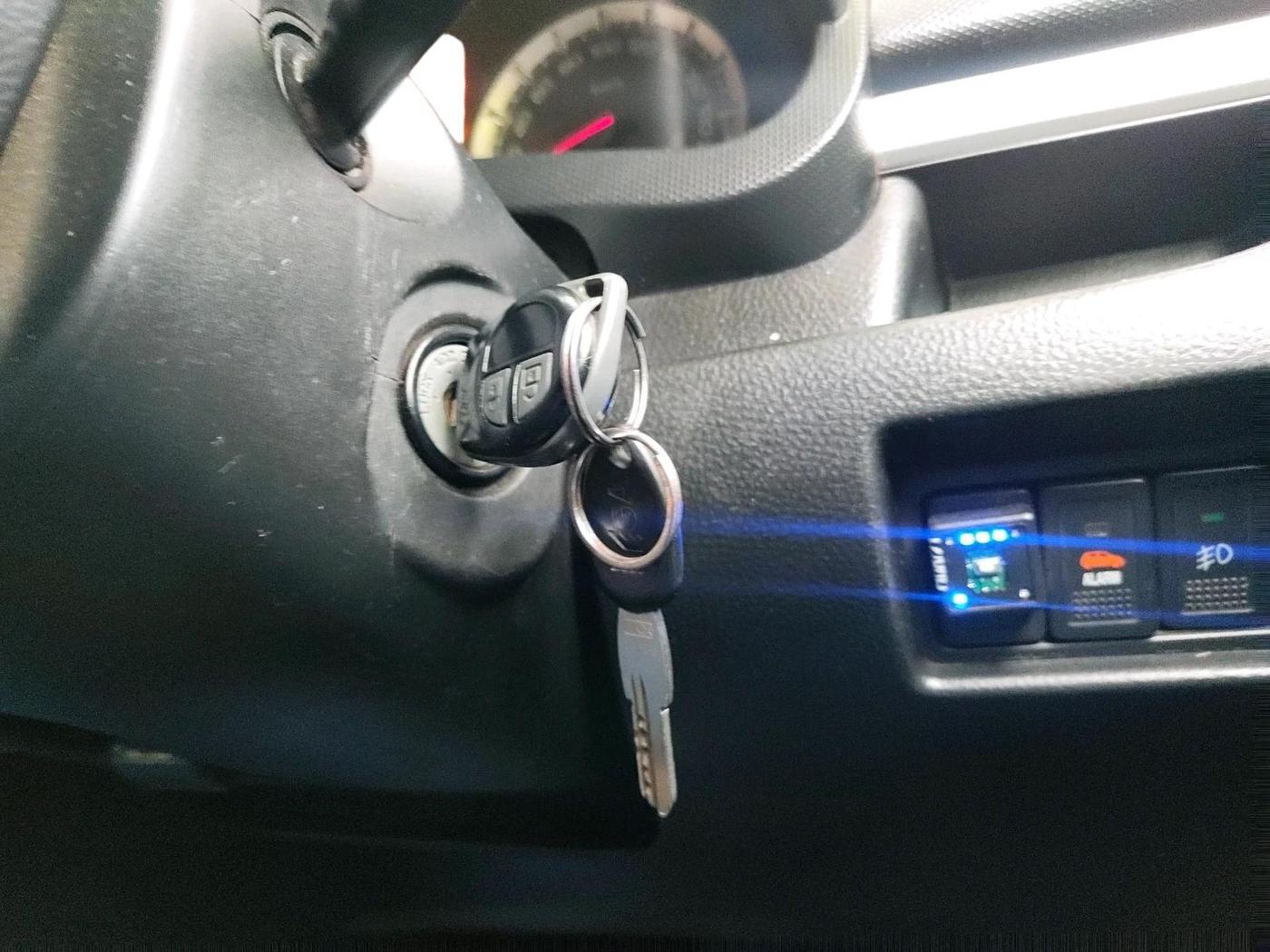 2013 Maruti Swift VXI, CNG, Manual, 62,092 km, interior