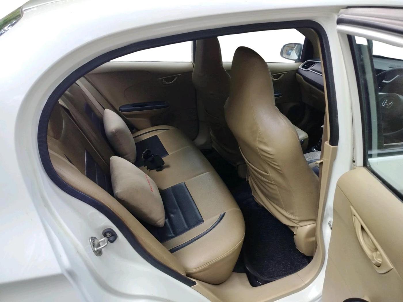 2016 Honda Amaze 1.2L I-VTEC S, Petrol, Manual, 1,06,158 km, interior