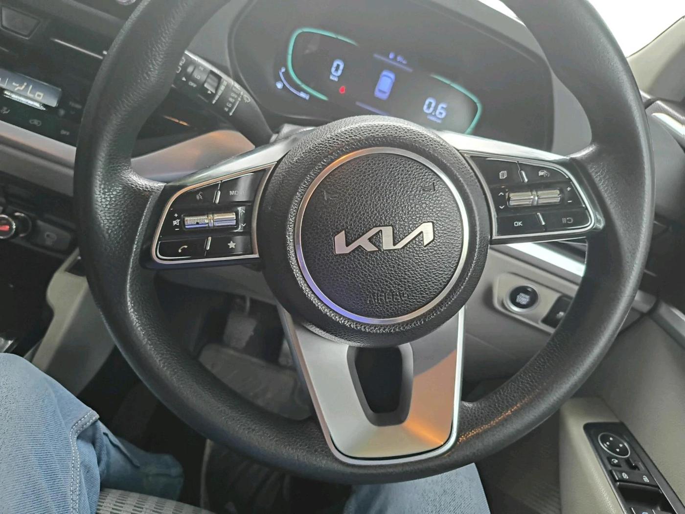 2022 KIA CARENS PRESTIGE PLUS 1.4 PETROL 7 STR, Petrol, Manual, 63,437 km, interior