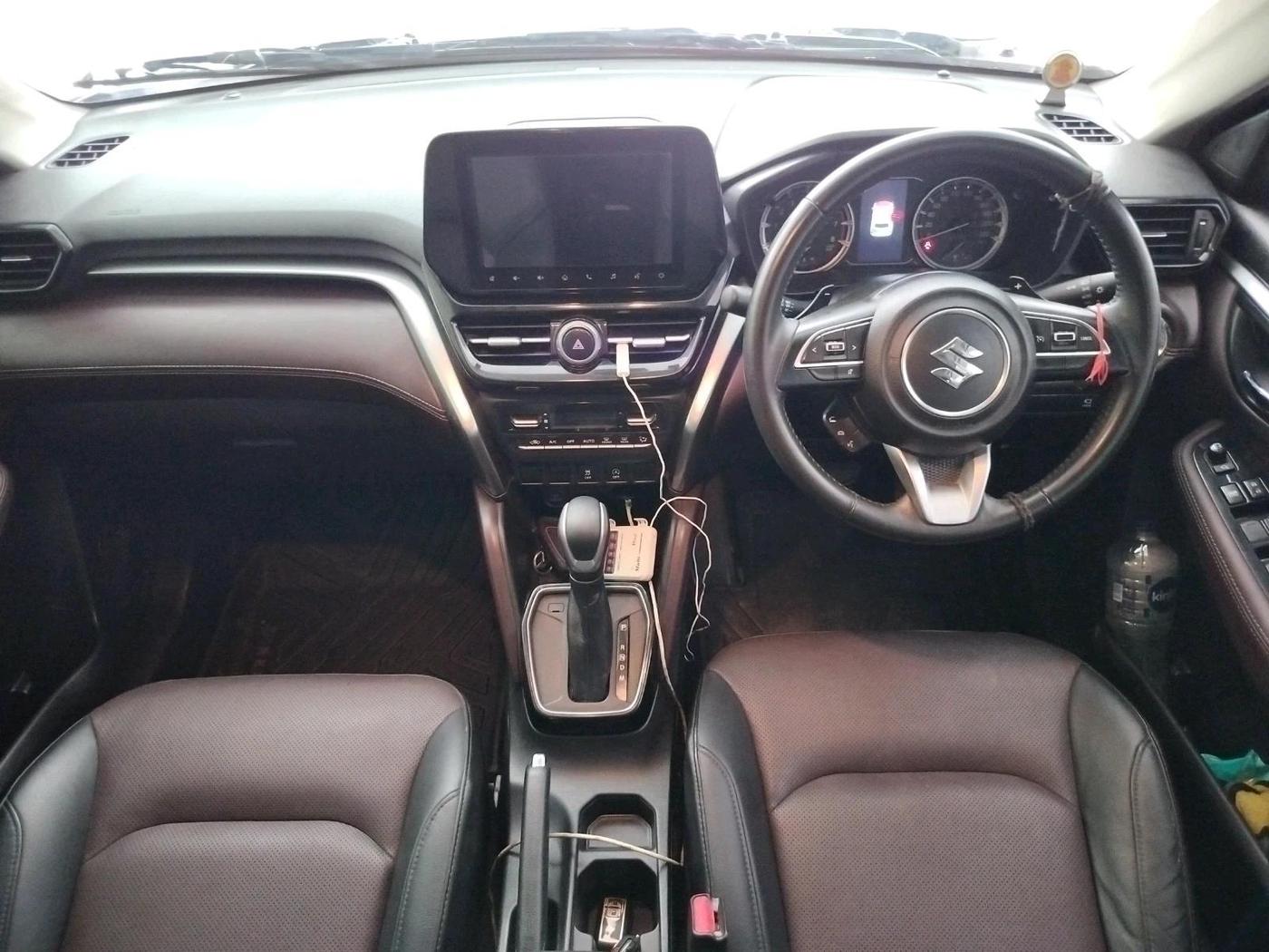 2022 Maruti Grand Vitara ALPHA SMART HYBRID AT, Petrol, Automatic, 36,372 km, interior