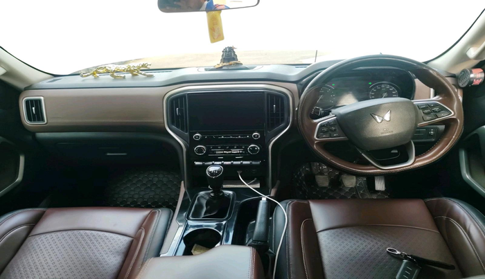 2024 Mahindra SCORPIO-N Z4 DIESEL MT 2WD 7 STR, Diesel, Manual, 40,139 km, interior