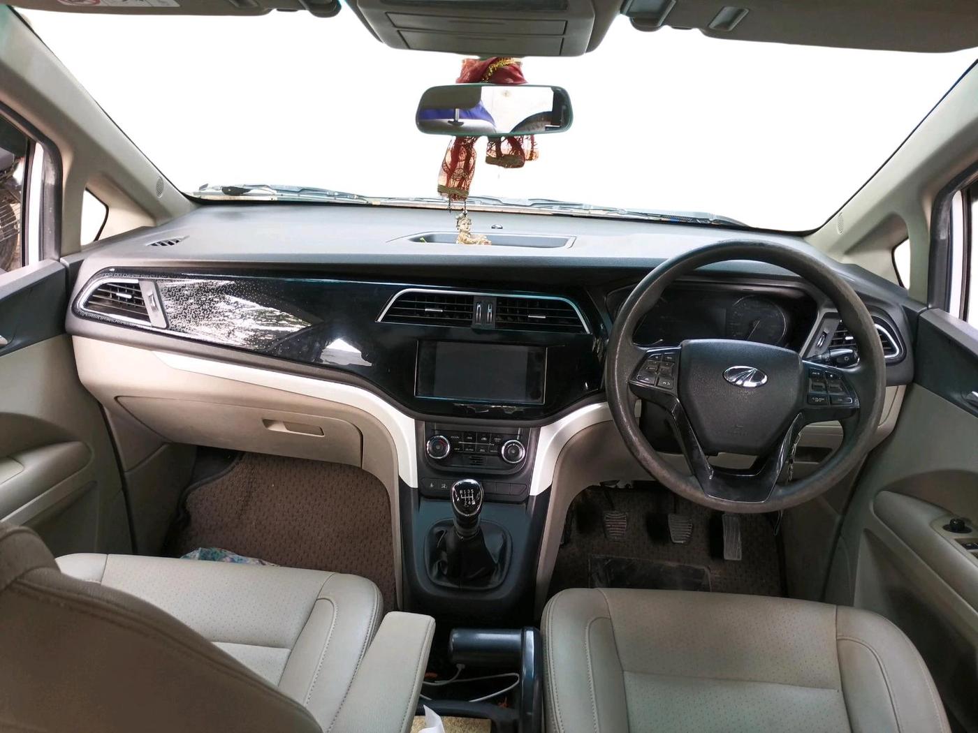 2018 Mahindra MARAZZO M8 7 STR, Diesel, Manual, 75,805 km, interior