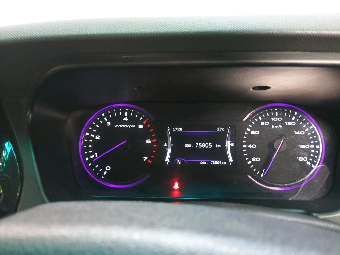 2018 Mahindra MARAZZO M8 7 STR, Diesel, Manual, 75,805 km, interior